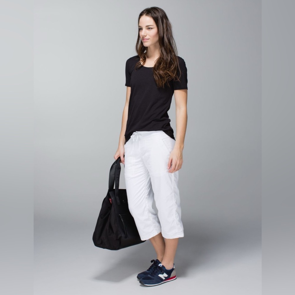 Lululemon Studio Crop in white (lined) - Picture 2 of 11